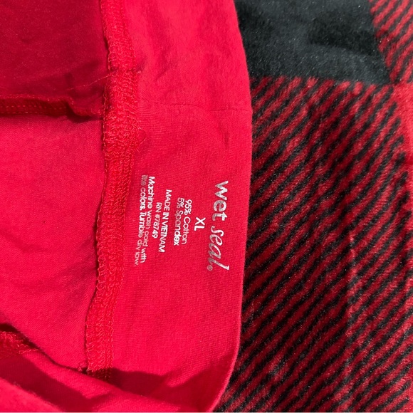 Wet Seal Red and Black Leggings - Picture 3 of 3